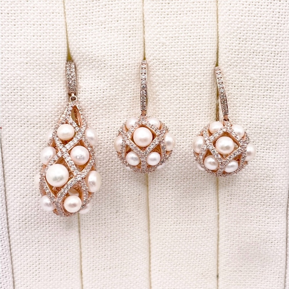 Stauer Rose gold over sterling Pearl set of pendant and matching earrings